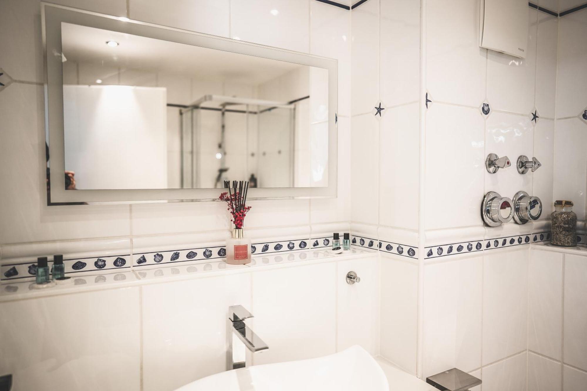 Luxus Maisonette Wohnung Am See, Wehome Premium ซังคท์เลออน-โรท ภายนอก รูปภาพ