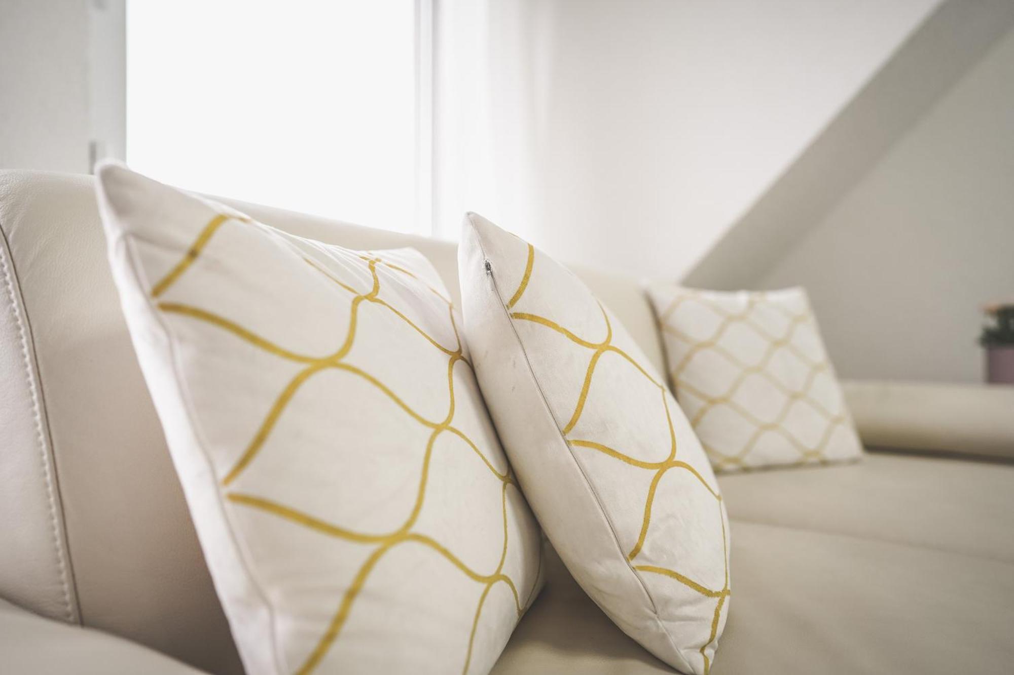 Luxus Maisonette Wohnung Am See, Wehome Premium ซังคท์เลออน-โรท ภายนอก รูปภาพ