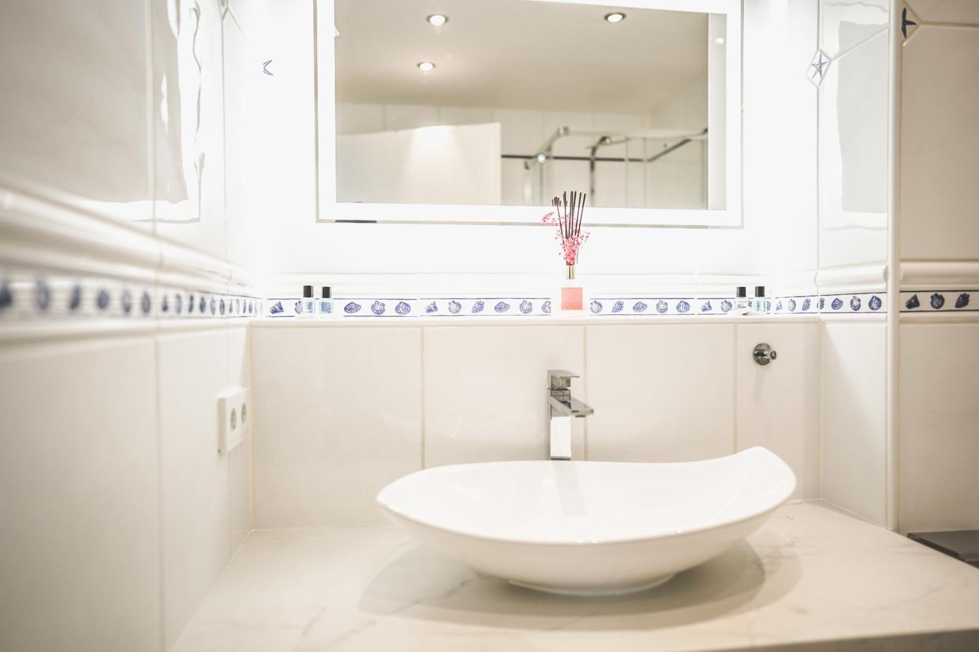 Luxus Maisonette Wohnung Am See, Wehome Premium ซังคท์เลออน-โรท ภายนอก รูปภาพ